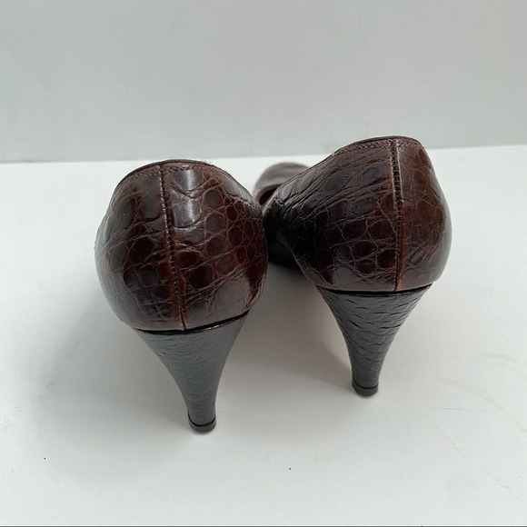 Vintage Designer Collection Brown Leather Short Heels - Picture 16 of 16